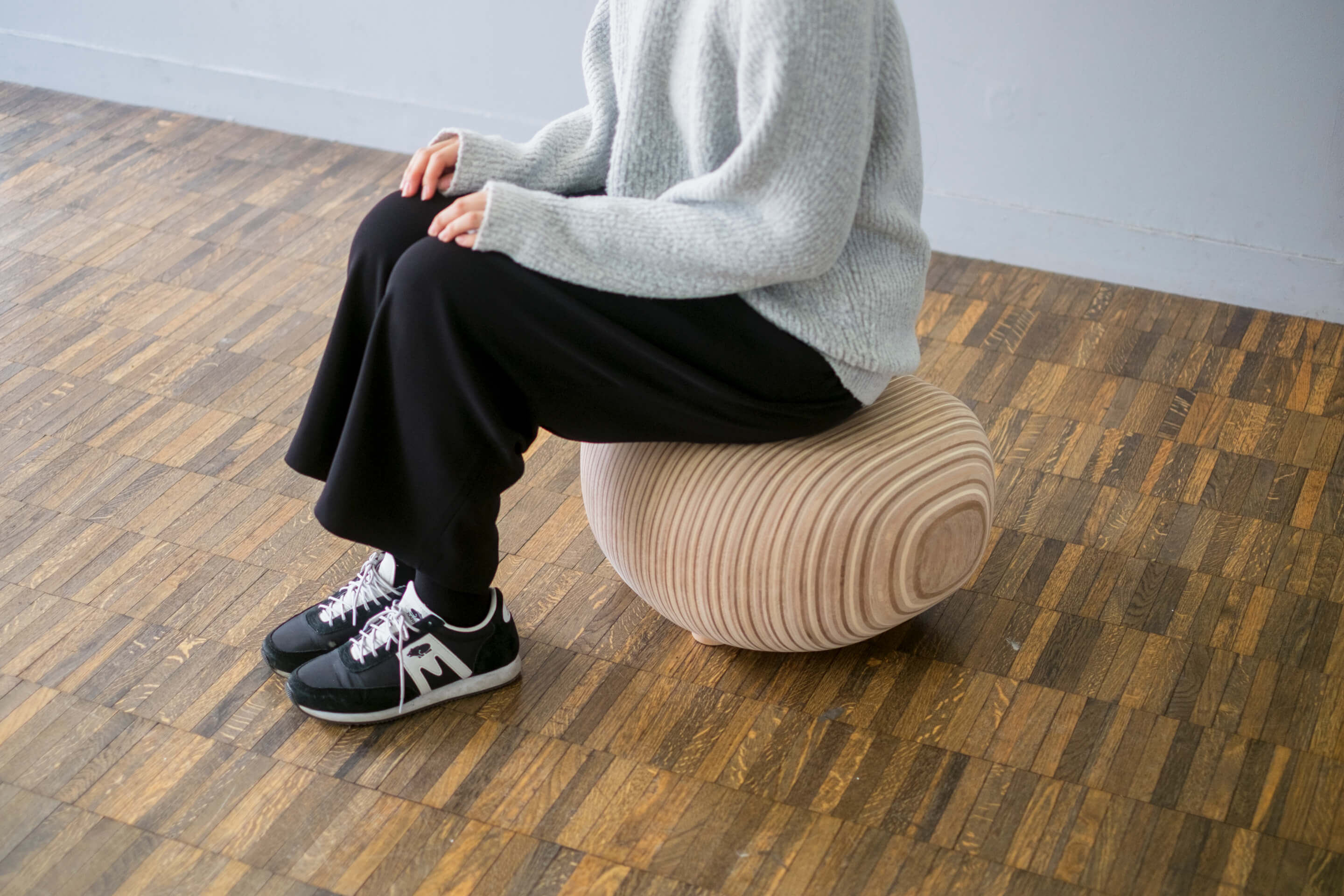 INT｜1年次｜Element 4｜家具デザイン「支える形」