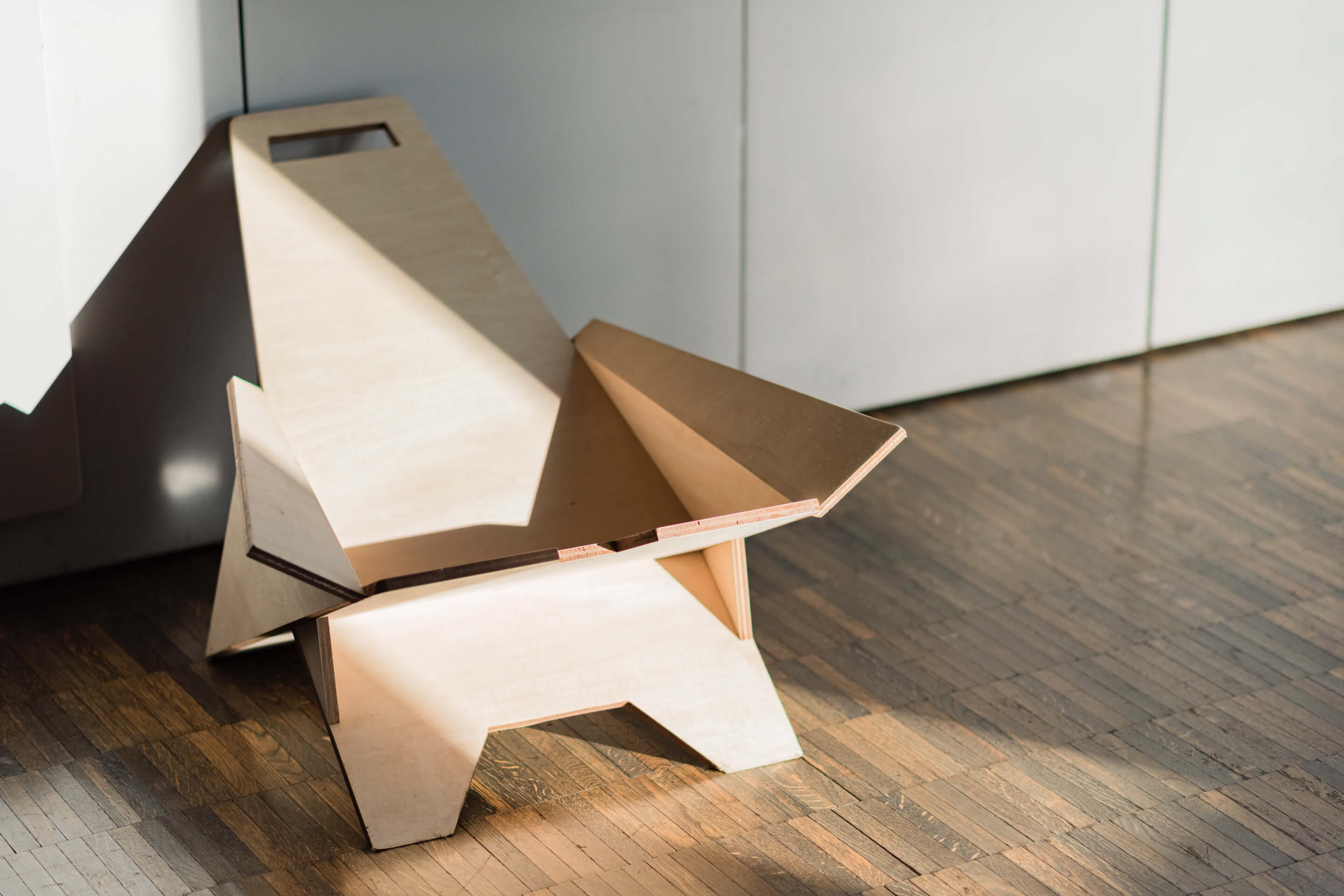 INT｜1年次｜Element 4｜家具デザイン「支える形」